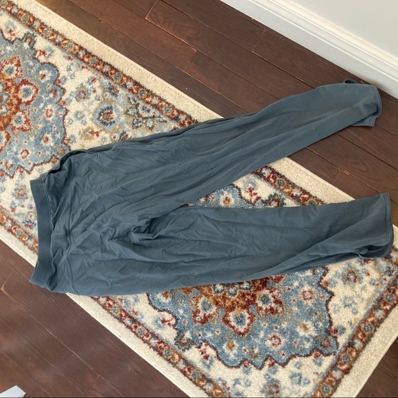 Every moment pants Lululemon sea steel 4! - Picture 7 of 8